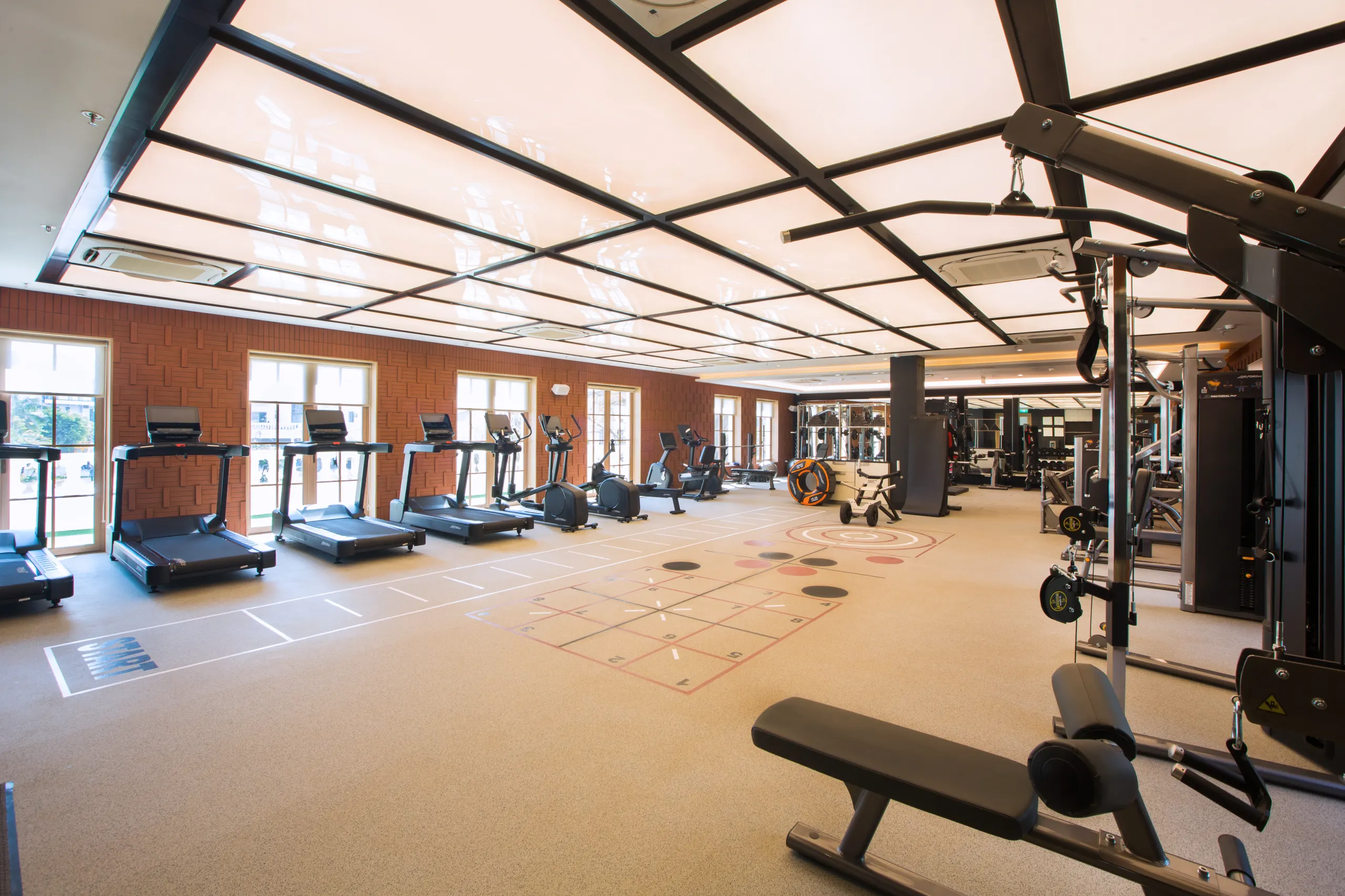 Cardio and functional training floor at DLF THRIVE Club 4